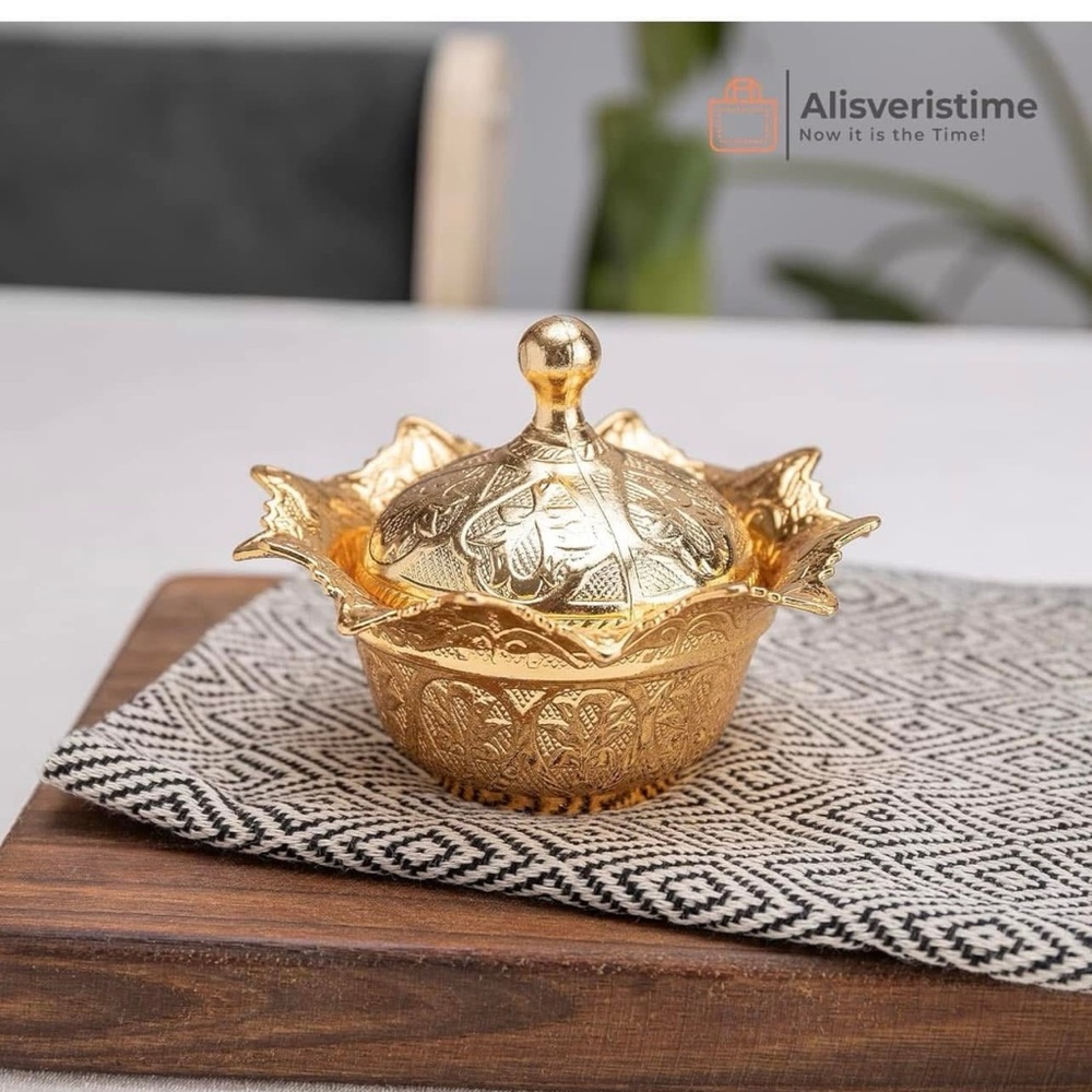 Sugar bowl with lid